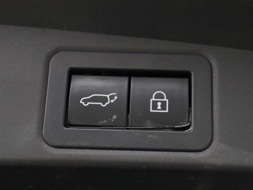 Toyota Corolla 2.0 Hybrid Trek | Stoelverwarming | Adaptive cruise | Navigatie | Camera | Carplay | Keyless | Fu... ActivLease financial lease