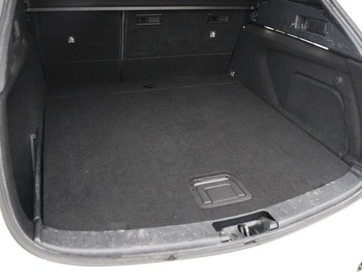 Toyota Corolla 2.0 Hybrid Trek | Stoelverwarming | Adaptive cruise | Navigatie | Camera | Carplay | Keyless | Fu... ActivLease financial lease