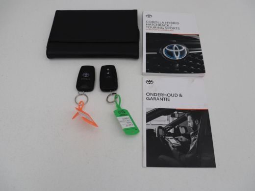 Toyota Corolla 2.0 Hybrid Trek | Stoelverwarming | Adaptive cruise | Navigatie | Camera | Carplay | Keyless | Fu... ActivLease financial lease