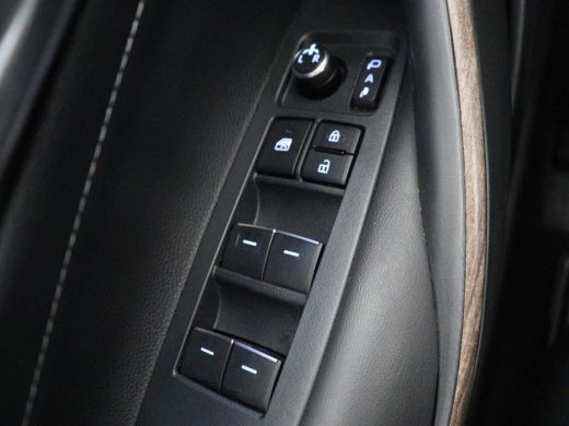 Toyota Corolla 2.0 Hybrid Trek | Stoelverwarming | Adaptive cruise | Navigatie | Camera | Carplay | Keyless | Fu... ActivLease financial lease