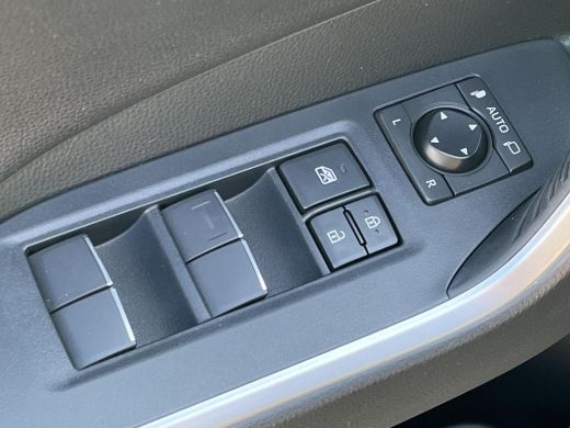 Toyota RAV4 2.5 Hybrid AWD Black Edition | Trekhaak | JBL audio | Carplay | Stoel- + stuurverwarming | Camera... ActivLease financial lease