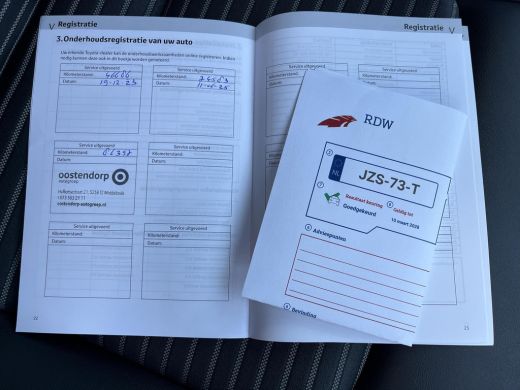 Toyota RAV4 2.5 Hybrid AWD Black Edition | Trekhaak | JBL audio | Carplay | Stoel- + stuurverwarming | Camera... ActivLease financial lease