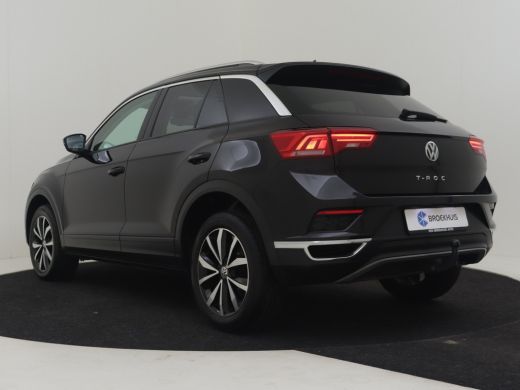 Volkswagen T-Roc 1.5 TSI Sport 150pk DSG/AUTO | Trekhaak | Panorama dak | Dodehoekdetectie  | Navigatie | Adaptief... ActivLease financial lease