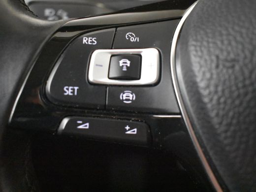 Volkswagen T-Roc 1.5 TSI Sport 150pk DSG/AUTO | Trekhaak | Panorama dak | Dodehoekdetectie  | Navigatie | Adaptief... ActivLease financial lease