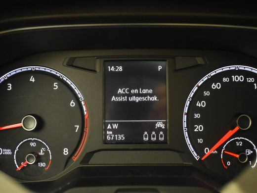 Volkswagen T-Roc 1.5 TSI Sport 150pk DSG/AUTO | Trekhaak | Panorama dak | Dodehoekdetectie  | Navigatie | Adaptief... ActivLease financial lease