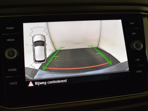 Volkswagen T-Roc 1.5 TSI Sport 150pk DSG/AUTO | Trekhaak | Panorama dak | Dodehoekdetectie  | Navigatie | Adaptief... ActivLease financial lease