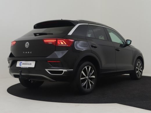 Volkswagen T-Roc 1.5 TSI Sport 150pk DSG/AUTO | Trekhaak | Panorama dak | Dodehoekdetectie  | Navigatie | Adaptief... ActivLease financial lease