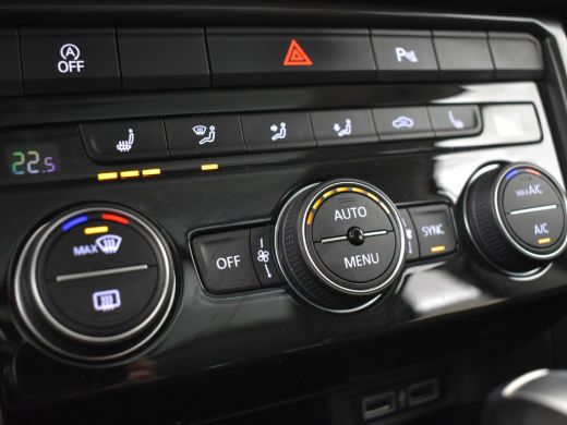 Volkswagen T-Roc 1.5 TSI Sport 150pk DSG/AUTO | Trekhaak | Panorama dak | Dodehoekdetectie  | Navigatie | Adaptief... ActivLease financial lease