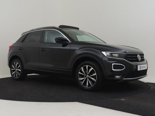 Volkswagen T-Roc 1.5 TSI Sport 150pk DSG/AUTO | Trekhaak | Panorama dak | Dodehoekdetectie  | Navigatie | Adaptief... ActivLease financial lease