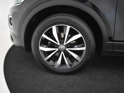 Volkswagen T-Roc 1.5 TSI Sport 150pk DSG/AUTO | Trekhaak | Panorama dak | Dodehoekdetectie  | Navigatie | Adaptief... ActivLease financial lease