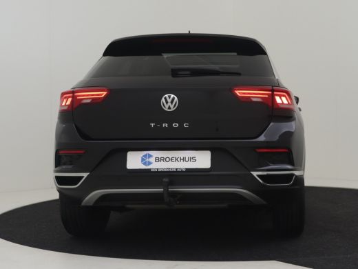 Volkswagen T-Roc 1.5 TSI Sport 150pk DSG/AUTO | Trekhaak | Panorama dak | Dodehoekdetectie  | Navigatie | Adaptief... ActivLease financial lease