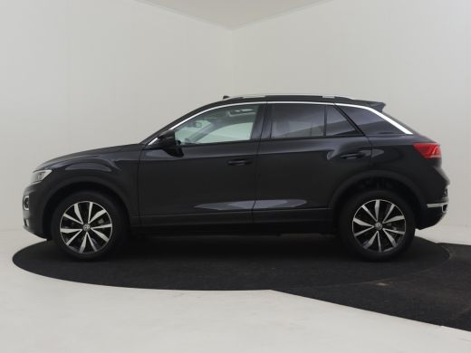 Volkswagen T-Roc 1.5 TSI Sport 150pk DSG/AUTO | Trekhaak | Panorama dak | Dodehoekdetectie  | Navigatie | Adaptief... ActivLease financial lease