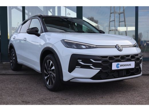 Volkswagen T-Roc Life First Edition Inclusief &euro;2000,- inruilvoordeel | Trekhaak | 'App-Connect' draadloze smartpho... ActivLease financial lease