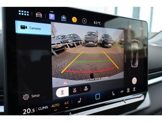 Volkswagen T-Roc Life First Edition Inclusief &euro;2000,- inruilvoordeel | Trekhaak | 'App-Connect' draadloze smartpho... ActivLease financial lease