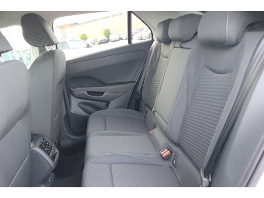 Volkswagen T-Roc Life First Edition Inclusief &euro;2000,- inruilvoordeel | Trekhaak | 'App-Connect' draadloze smartpho... ActivLease financial lease