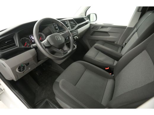 Volkswagen Transporter 2.0 TDI L2H1 | Airco | Cruise | Carplay | 3 Zits | Trekhaak | Parkeersens. | Stoelverw. ActivLease financial lease