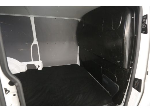 Volkswagen Transporter 2.0 TDI L2H1 | Airco | Cruise | Carplay | 3 Zits | Trekhaak | Parkeersens. | Stoelverw. ActivLease financial lease