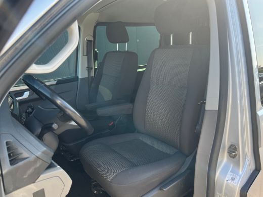 Volkswagen Transporter 4-Motion Dubb. Cab |  Dubbele Schuifdeur | Dubbele Cabine | 150 pk | Trekhaak | Stoelverwarming |... ActivLease financial lease