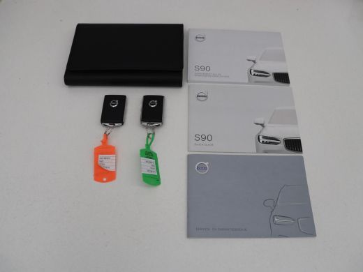 Volvo  S90 2.0 T4 Business Luxury+ | Schuifdak | Stoelventilatie | Head-Up | Massage | Standkachel | 360 Cam... ActivLease financial lease