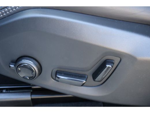 Volvo  XC90 2.0 T8 Plug-in hybrid AWD Ultra Bright | B&W | Massage | Luchtvering | Trekhaak | NP. &euro;108.000,- | ActivLease financial lease