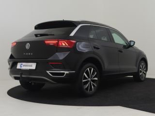 Volkswagen T-Roc 1.5 TSI Sport 150pk DSG/AUTO | Trekhaak | Panorama dak | Dodehoekdetectie  | Navigatie | Adaptief...