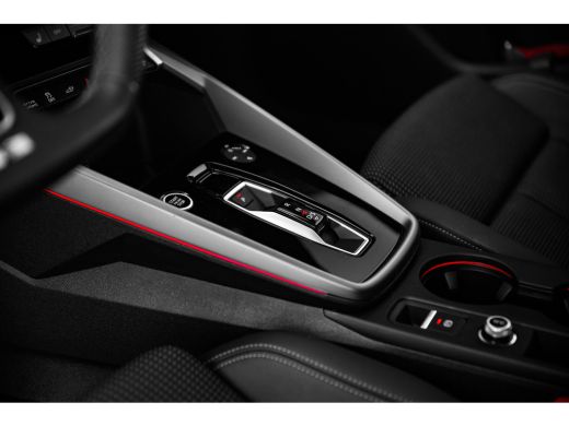 Audi A3 Sportback 40 TFSI e S edition | Panoramadak | ACC | Sfeerverlichting | Alarm | ActivLease financial lease