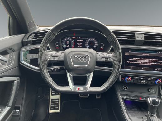 Audi Q3 45 245pk TFSI e S edition MMI navigatie plus | Adaptive cruise control | Optiekpakket zwart plus ActivLease financial lease