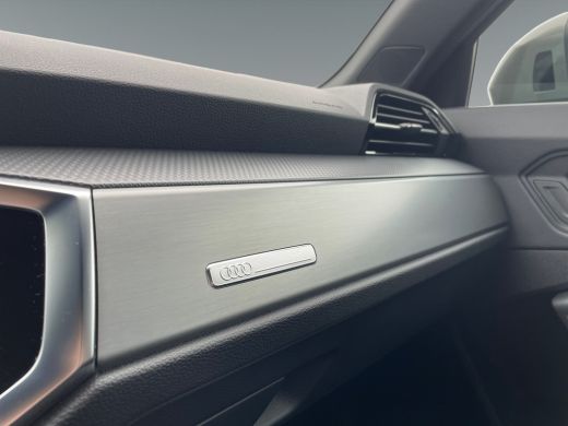 Audi Q3 45 245pk TFSI e S edition MMI navigatie plus | Adaptive cruise control | Optiekpakket zwart plus ActivLease financial lease