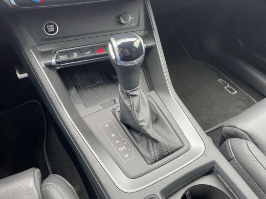 Audi Q3 45 245pk TFSI e S edition MMI navigatie plus | Adaptive cruise control | Optiekpakket zwart plus ActivLease financial lease