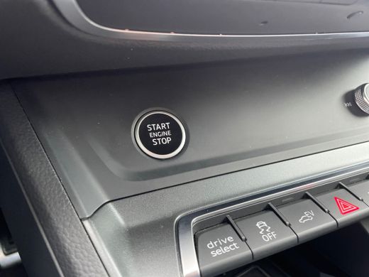 Audi Q3 45 245pk TFSI e S edition MMI navigatie plus | Adaptive cruise control | Optiekpakket zwart plus ActivLease financial lease