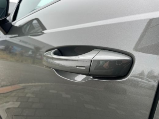 Audi Q3 45 245pk TFSI e S edition MMI navigatie plus | Adaptive cruise control | Optiekpakket zwart plus ActivLease financial lease