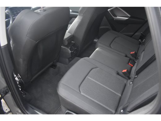 Audi Q3 Advanced 35 TFSI S-tronic | Sportstoelen | Trekhaak | Optiek zwart | 18 inch | Privacy glas | Ada... ActivLease financial lease