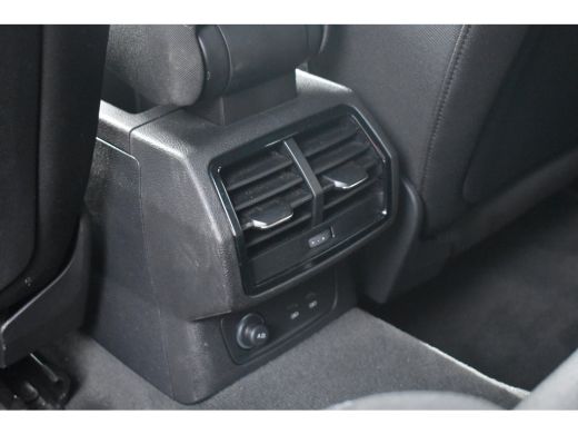 Audi Q3 Advanced 35 TFSI S-tronic | Sportstoelen | Trekhaak | Optiek zwart | 18 inch | Privacy glas | Ada... ActivLease financial lease