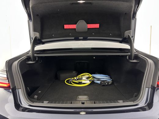 BMW 7 Serie 745Le (Plug-in) (INCL-BTW) *PANO | EXCLUSIV-NAPPA-LEATHER | LASER-LED | HEAD-UP | BLIND-SPOT | ME... ActivLease financial lease