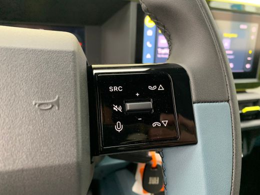 Fiat Grande Panda 1.2 Hybrid La Prima | Achterbank in delen neerklapbaar | Achterspoiler | Achteruitrijcamera ActivLease financial lease