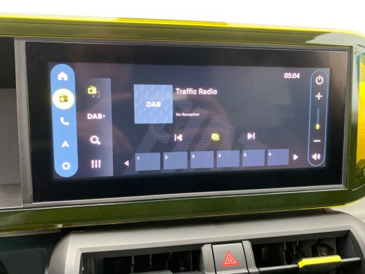 Fiat Grande Panda 1.2 Hybrid La Prima | Achterbank in delen neerklapbaar | Achterspoiler | Achteruitrijcamera ActivLease financial lease