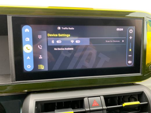 Fiat Grande Panda 1.2 Hybrid La Prima | Achterbank in delen neerklapbaar | Achterspoiler | Achteruitrijcamera ActivLease financial lease