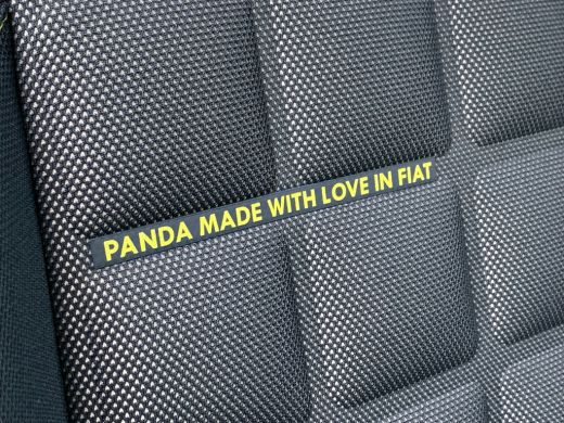 Fiat Grande Panda 1.2 Hybrid La Prima | Achterbank in delen neerklapbaar | Achterspoiler | Achteruitrijcamera ActivLease financial lease