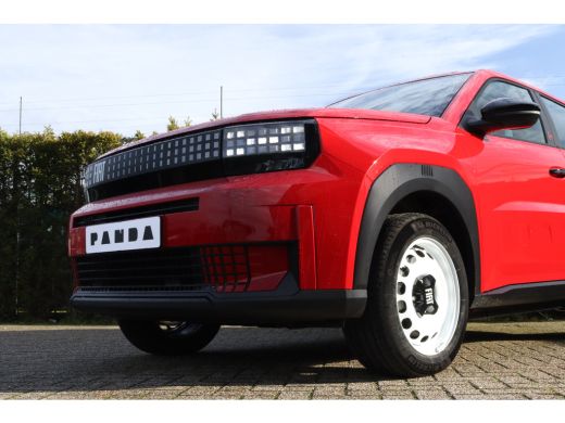 Fiat Grande Panda RED 11kW 44 kWh | Airco | Apple Carplay/Android Auto|telefoonintegratie premium | Cruise control ActivLease financial lease