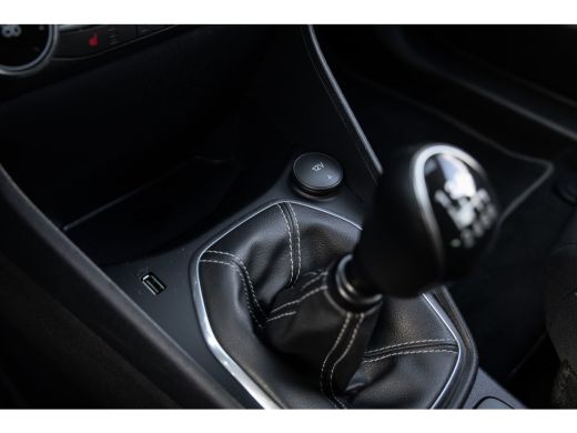 Ford Fiesta 1.0 EcoBoost Titanium | LED verlichting | Winter-pack | Privacy-glass | Apple carplay / Andriod auto ActivLease financial lease