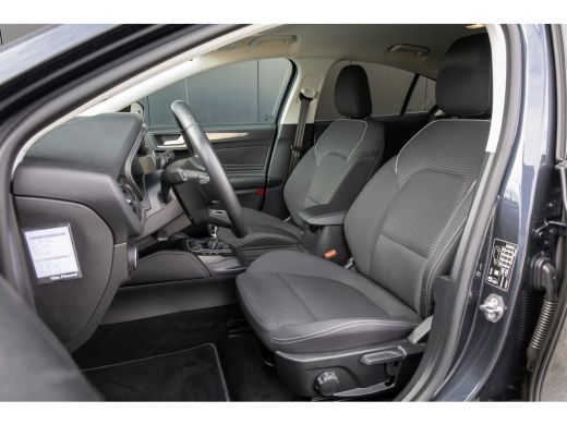 Ford Focus 1.0 EcoBoost Hybrid Titanium X Business | Parkeercamera | Privacy-glass | Climate control | LED- ... ActivLease financial lease