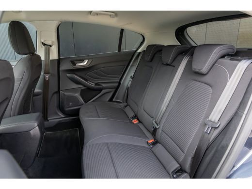 Ford Focus 1.0 EcoBoost Hybrid Titanium X Business | Parkeercamera | Privacy-glass | Climate control | LED- ... ActivLease financial lease