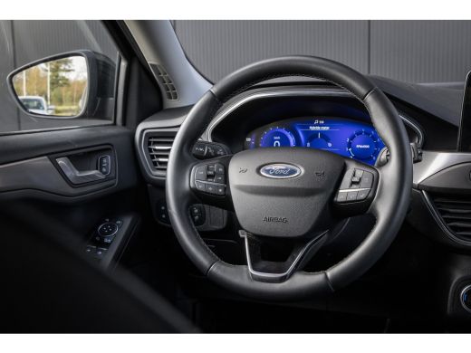 Ford Focus 1.0 EcoBoost Hybrid Titanium X Business | Parkeercamera | Privacy-glass | Climate control | LED- ... ActivLease financial lease