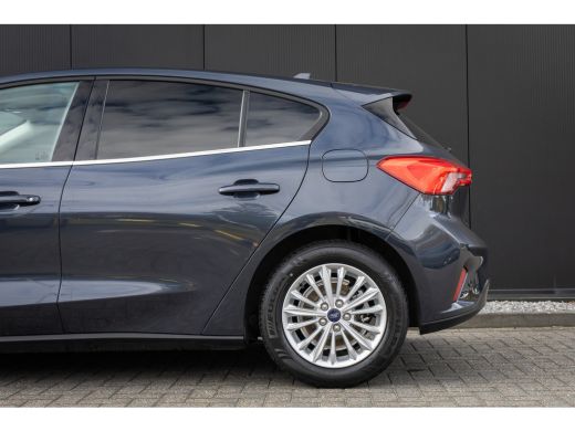 Ford Focus 1.0 EcoBoost Hybrid Titanium X Business | Parkeercamera | Privacy-glass | Climate control | LED- ... ActivLease financial lease