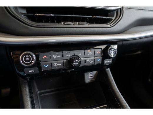 Jeep Compass 4xe 240 Plug-in Hybrid Electric Limited | Climate Controle | Camera | Navigatie | Apple Carplay &... ActivLease financial lease