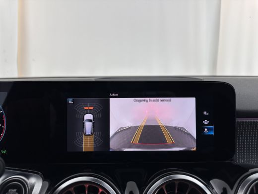 Mercedes-Benz GLB 200 Business Solution Luxury (INCL-BTW) *PANO | LEATHER | FULL-LED | AMBIENTLIGHT | HEATED-SPORTS... ActivLease financial lease