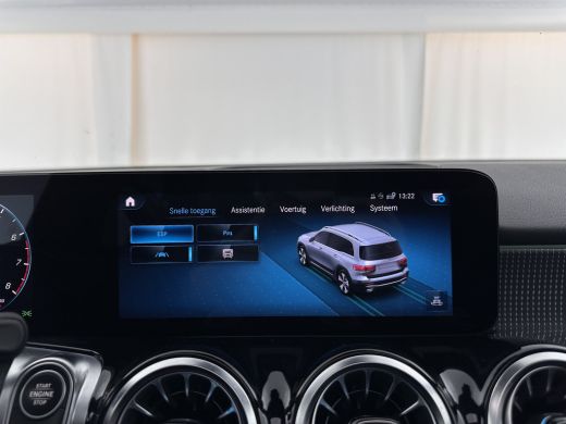 Mercedes-Benz GLB 200 Business Solution Luxury (INCL-BTW) *PANO | LEATHER | FULL-LED | AMBIENTLIGHT | HEATED-SPORTS... ActivLease financial lease