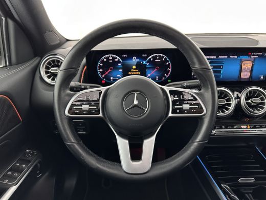 Mercedes-Benz GLB 200 Business Solution Luxury (INCL-BTW) *PANO | LEATHER | FULL-LED | AMBIENTLIGHT | HEATED-SPORTS... ActivLease financial lease