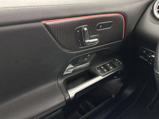 Mercedes-Benz GLB 200 Business Solution Luxury (INCL-BTW) *PANO | LEATHER | FULL-LED | AMBIENTLIGHT | HEATED-SPORTS... ActivLease financial lease
