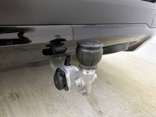 Mercedes-Benz GLC 300e 4MATIC Business Solution Luxury CAMERA | TREKHAAK | NAVI & CARPLAY ActivLease financial lease